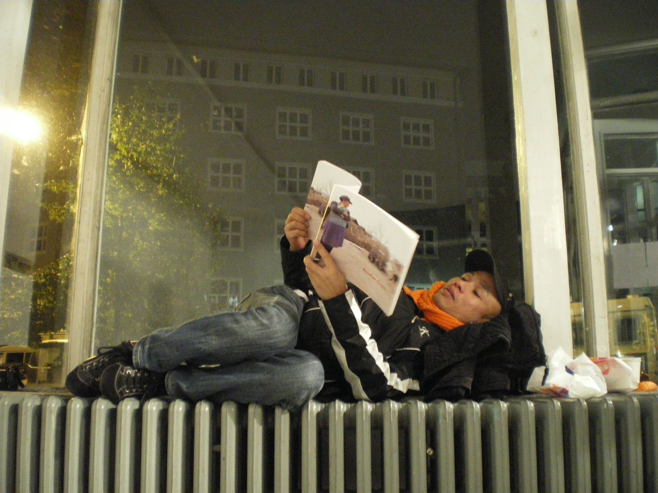 Photographic documentation of RYLLEGA Berlin (Truong Tan at the Volksbühne Berlin, 19 September 2008)